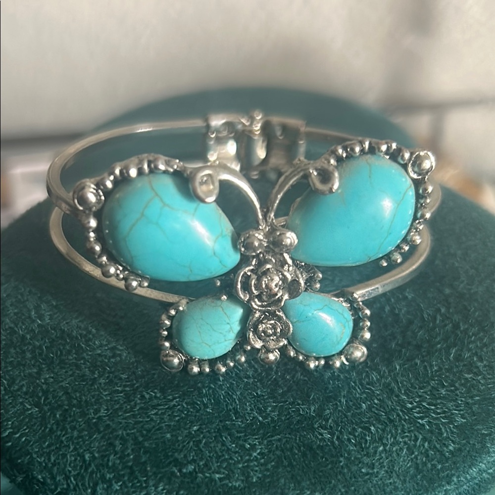 Silver Tone Blue Howlite Cabochon Stone Butterfly Scrollwork Hinge Bracelet